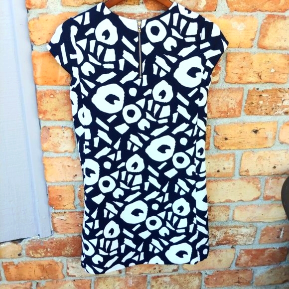 Abstract Dress - Picture 3 of 4